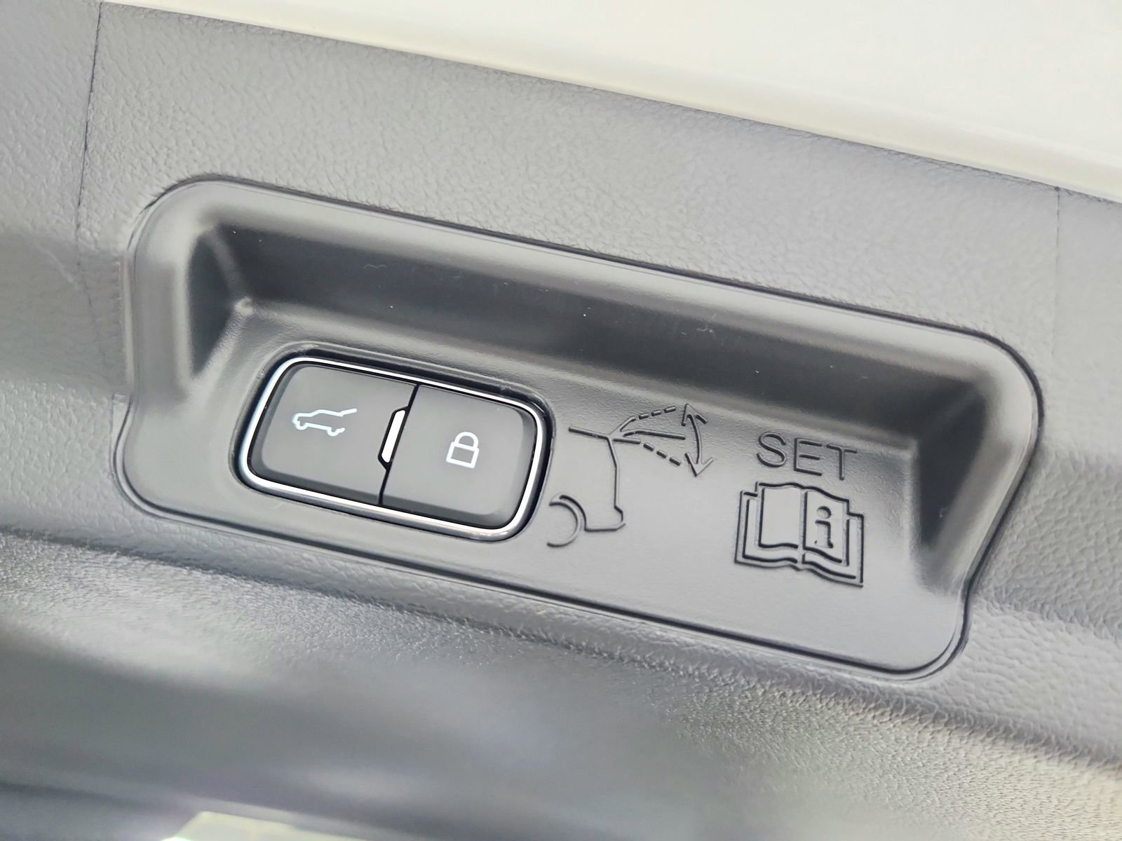 New 2026 Ford Explorer Platinum image 46