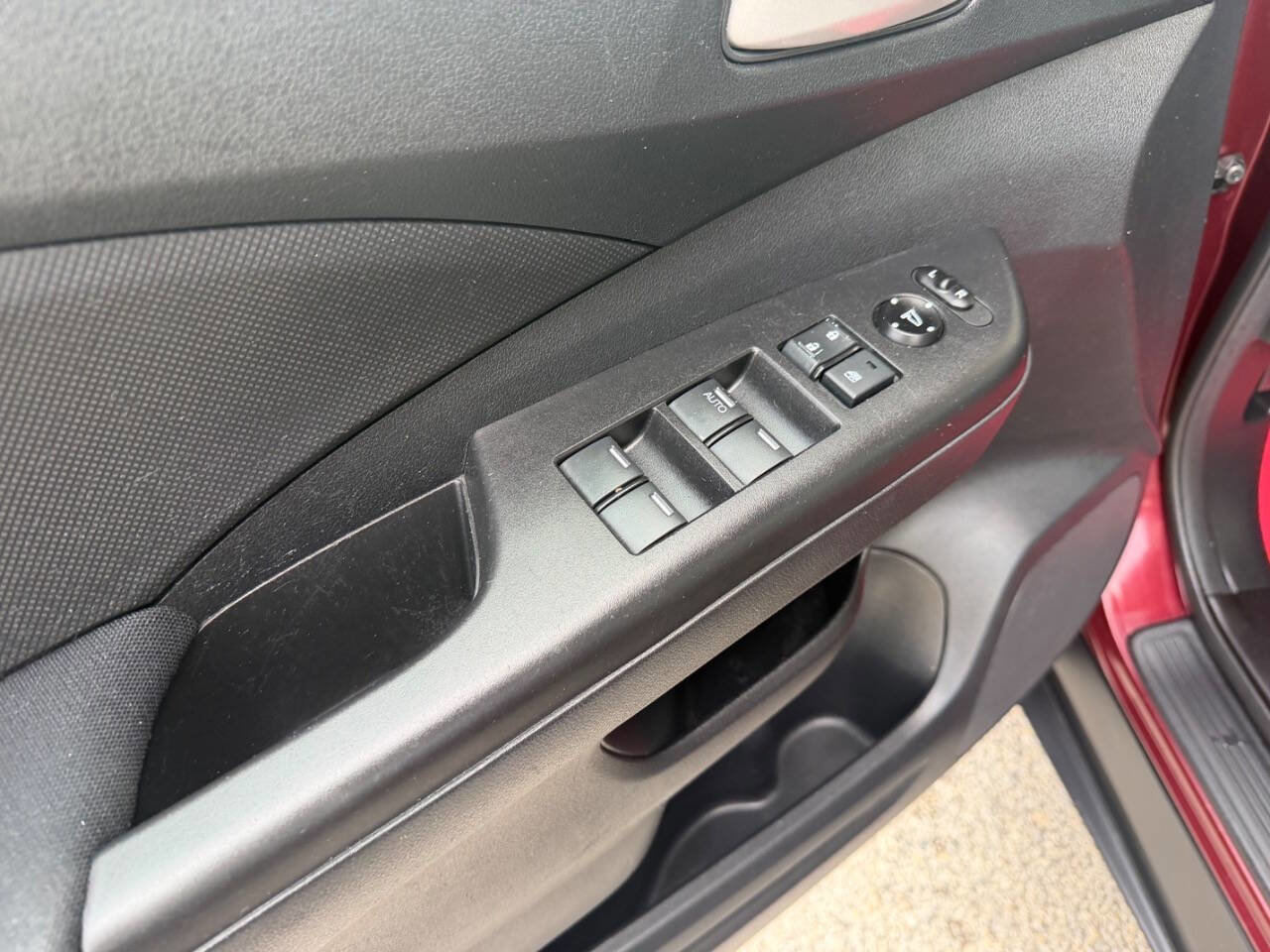 Used 2015 Honda CR-V LX image 19