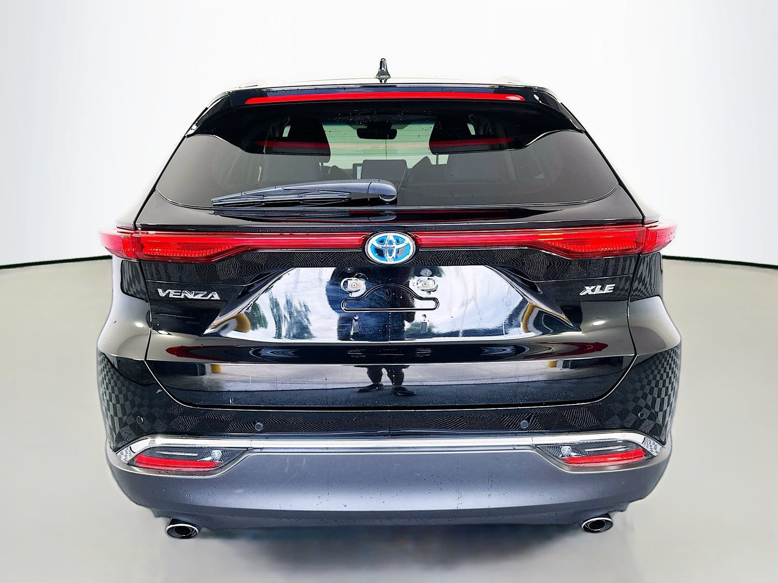 Used 2023 Toyota Venza XLE AWD/4WD image 6