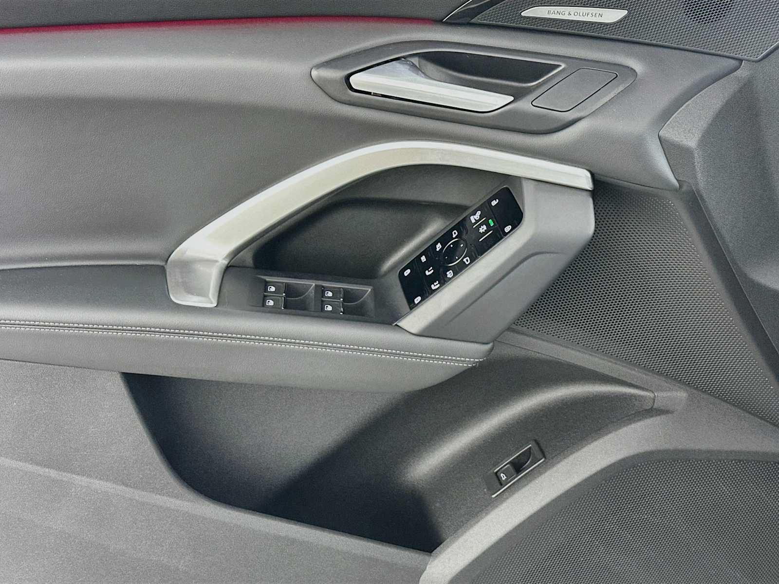 Certified 2025 Audi Q5 Prestige AWD/4WD image 16
