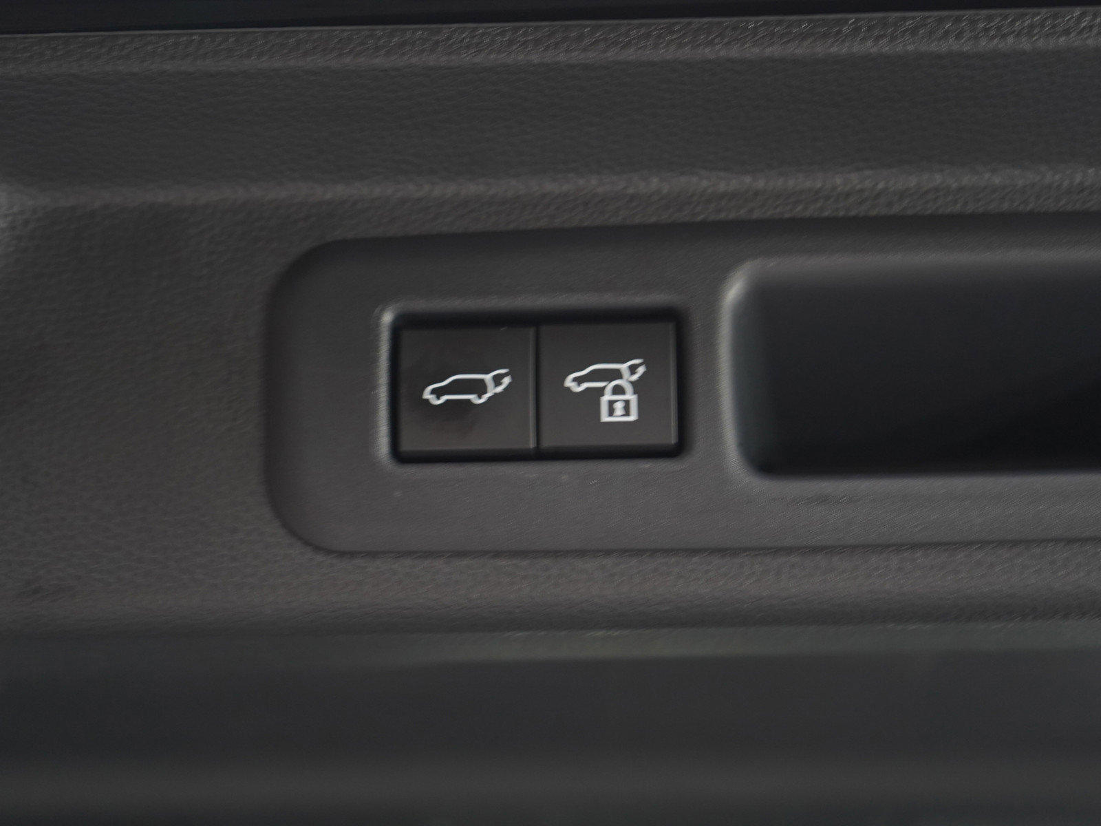 Used 2025 Toyota Sequoia Platinum image 21