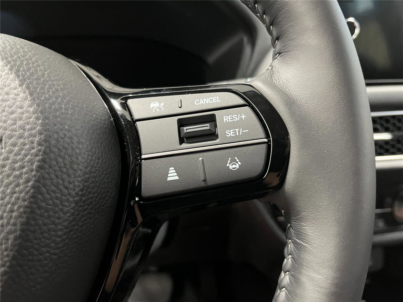 New 2026 Honda HR-V EX-L image 18