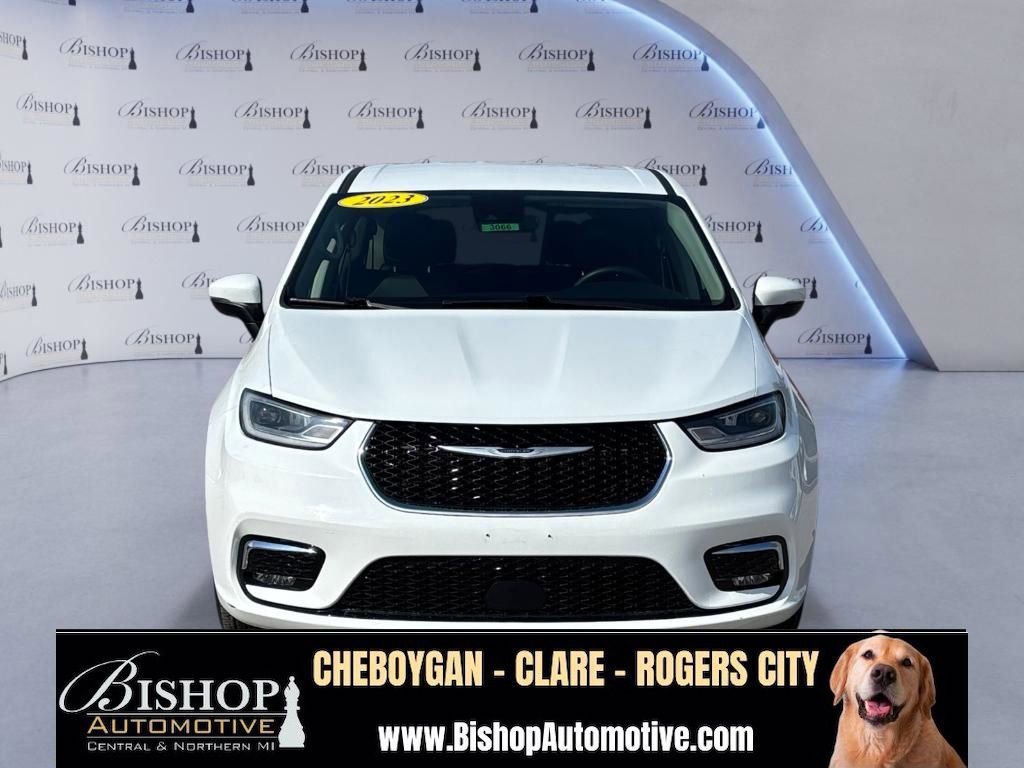 Used 2023 Chrysler Pacifica Touring-L FWD image 22