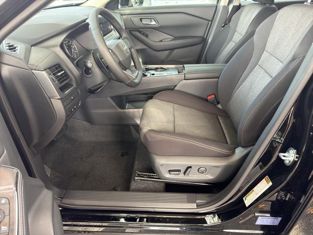 New 2026 Nissan Rogue SV image 15