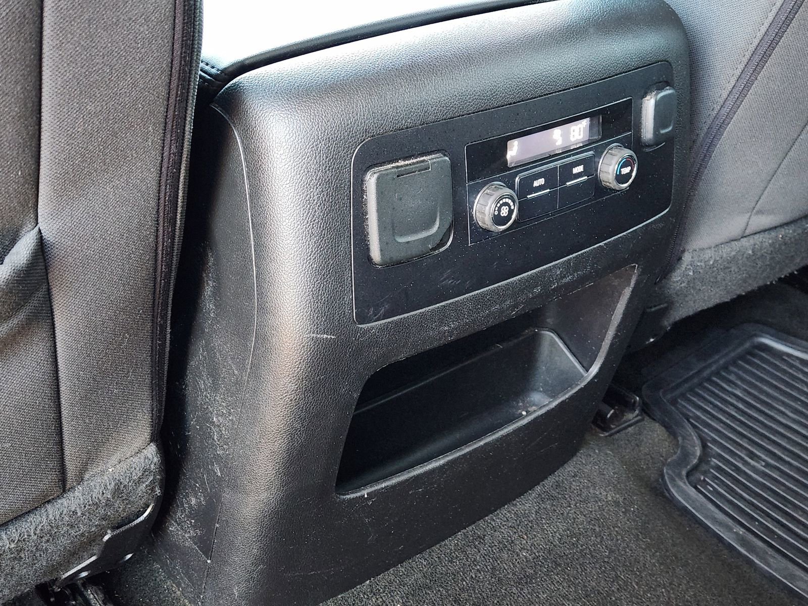 Used 2016 GMC Yukon SLE w/ Convenience Package image 33