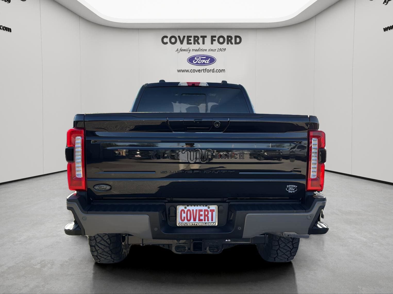 New 2026 Ford F250 King Ranch w/ Tremor Off-Road Package image 4