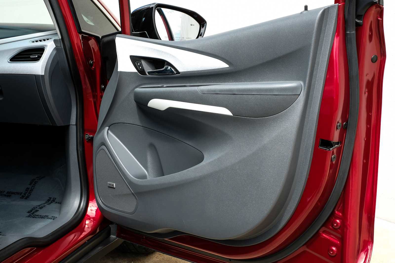 Used 2020 Chevrolet Bolt Premier w/ Infotainment Package image 43