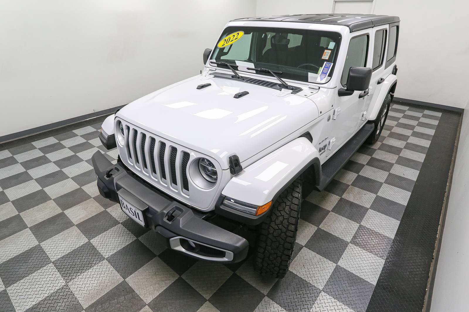 Used 2022 Jeep Wrangler Unlimited Sahara w/ LED Lighting Group AWD/4WD image 6