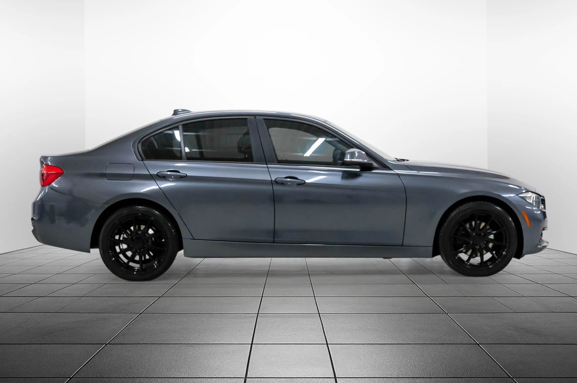 Used 2016 BMW 320i xDrive Sedan AWD/4WD image 7