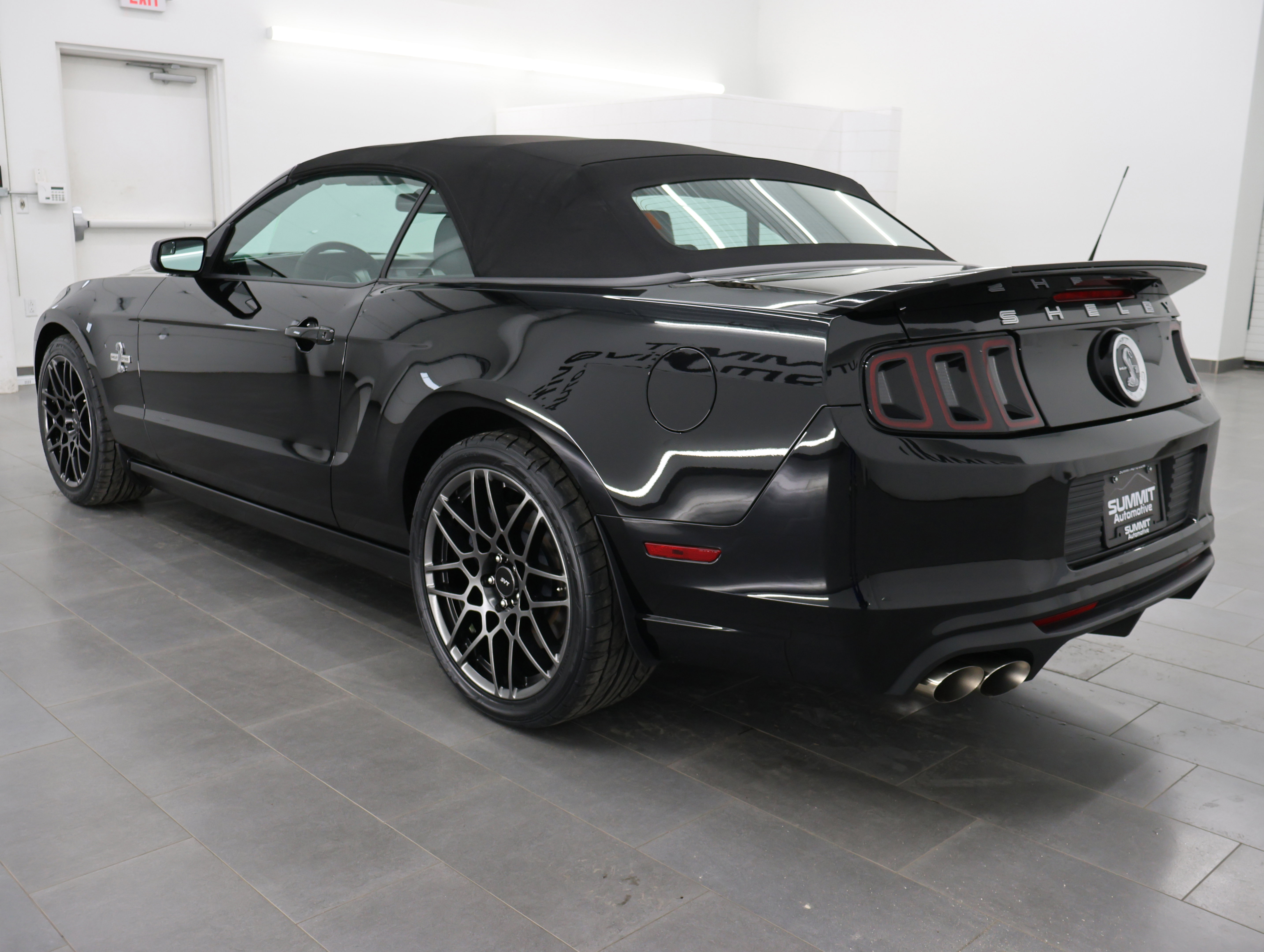 Used 2013 Ford Mustang Shelby GT500 RWD image 48