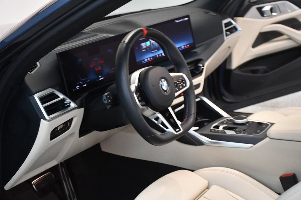 Used 2025 BMW M440i Convertible w/ Premium Package RWD image 31