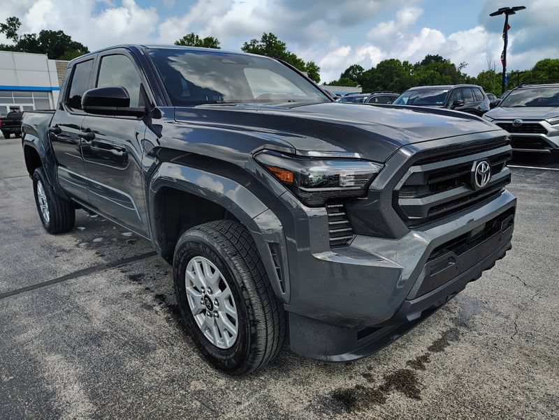 Used 2024 Toyota Tacoma SR w/ SR Upgrade Package AWD/4WD image 3