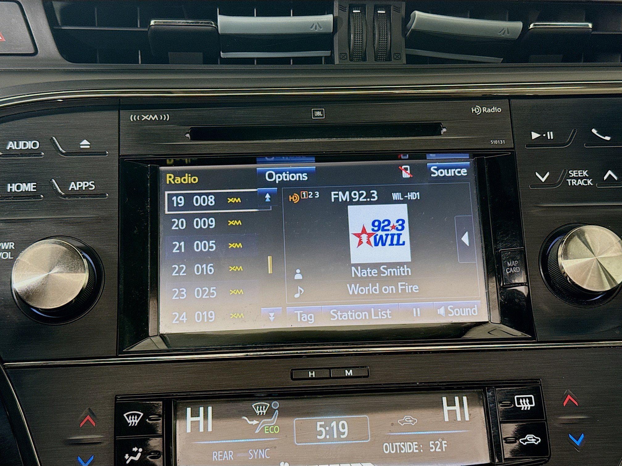 Used 2018 Toyota Avalon Limited image 15