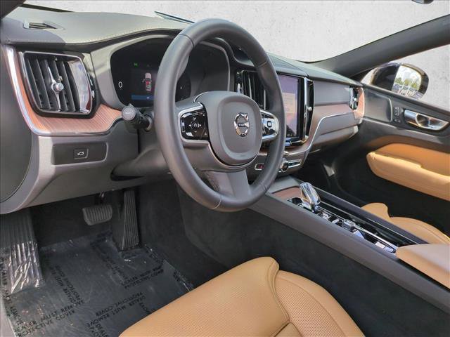 Used 2024 Volvo XC60 B5 Ultimate w/ Protection Package Premier image 10