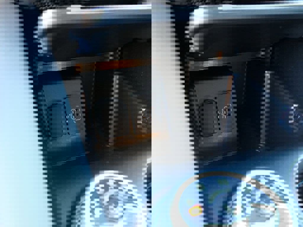 Used 2025 Ford Explorer Active w/ Active Comfort Package image 23