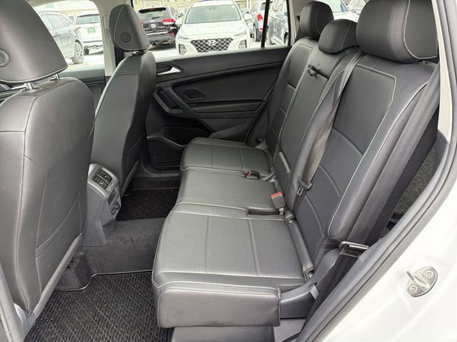 Used 2021 Volkswagen Tiguan SE image 24