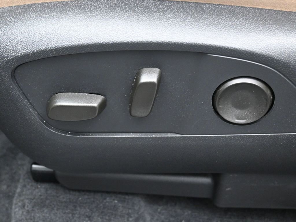 Used 2025 Buick Enclave Preferred w/ Power Package image 10