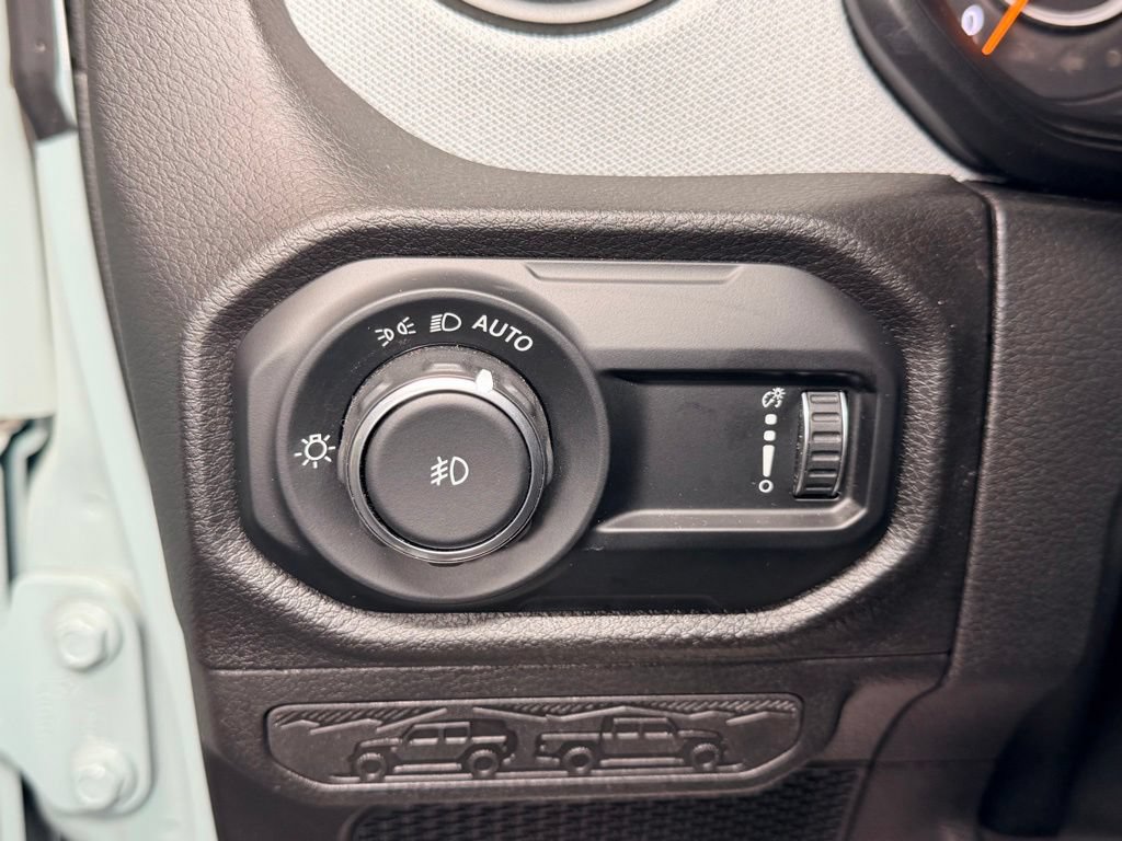 Used 2024 Jeep Wrangler Unlimited Sport AWD/4WD image 5