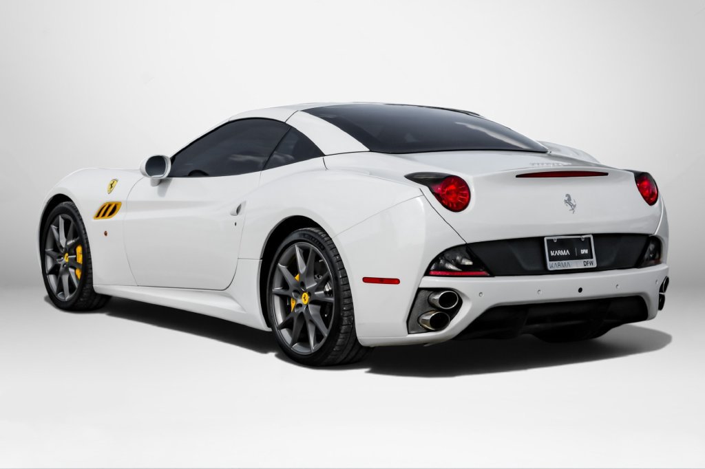Used 2014 Ferrari California RWD image 10