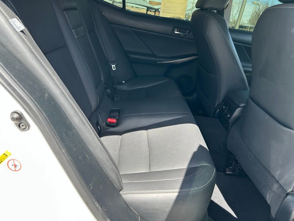 Used 2016 Lexus IS 300 AWD image 28