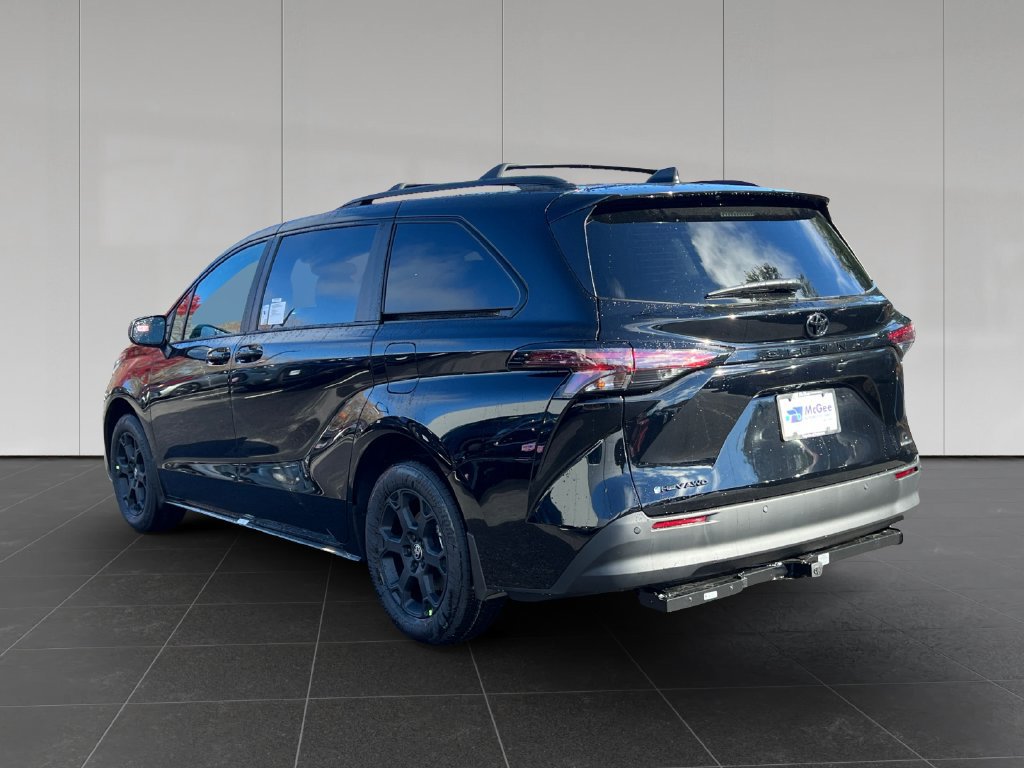 New 2026 Toyota Sienna XLE Woodland Edition AWD/4WD image 3