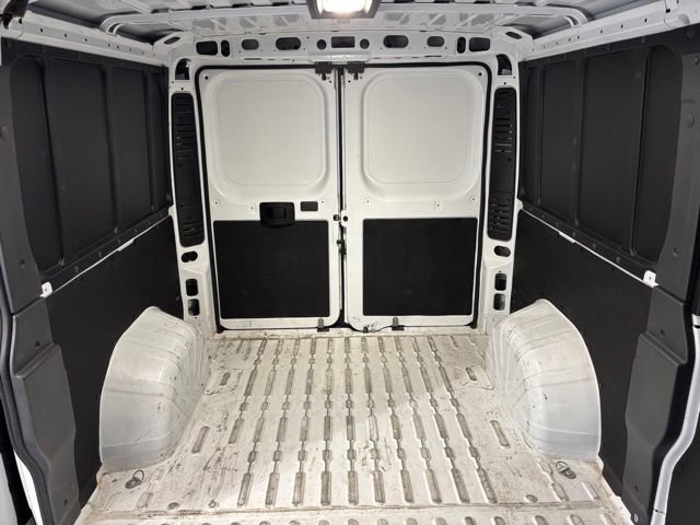 Used 2025 RAM ProMaster 2500 w/ Convenience Group FWD image 10