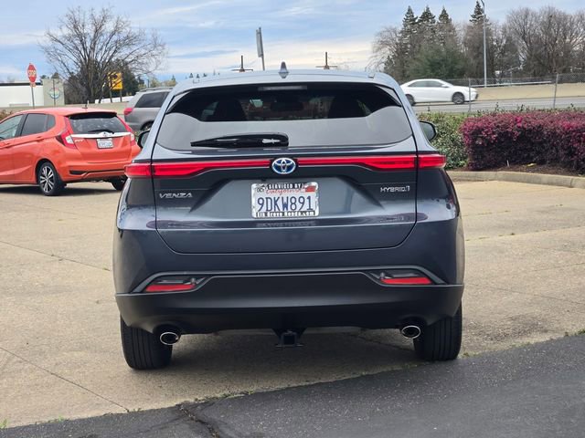 Used 2022 Toyota Venza LE image 5