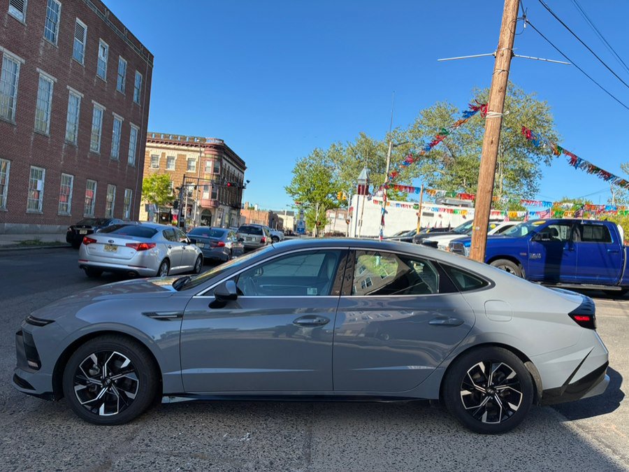 Used 2024 Hyundai Sonata SEL FWD image 3