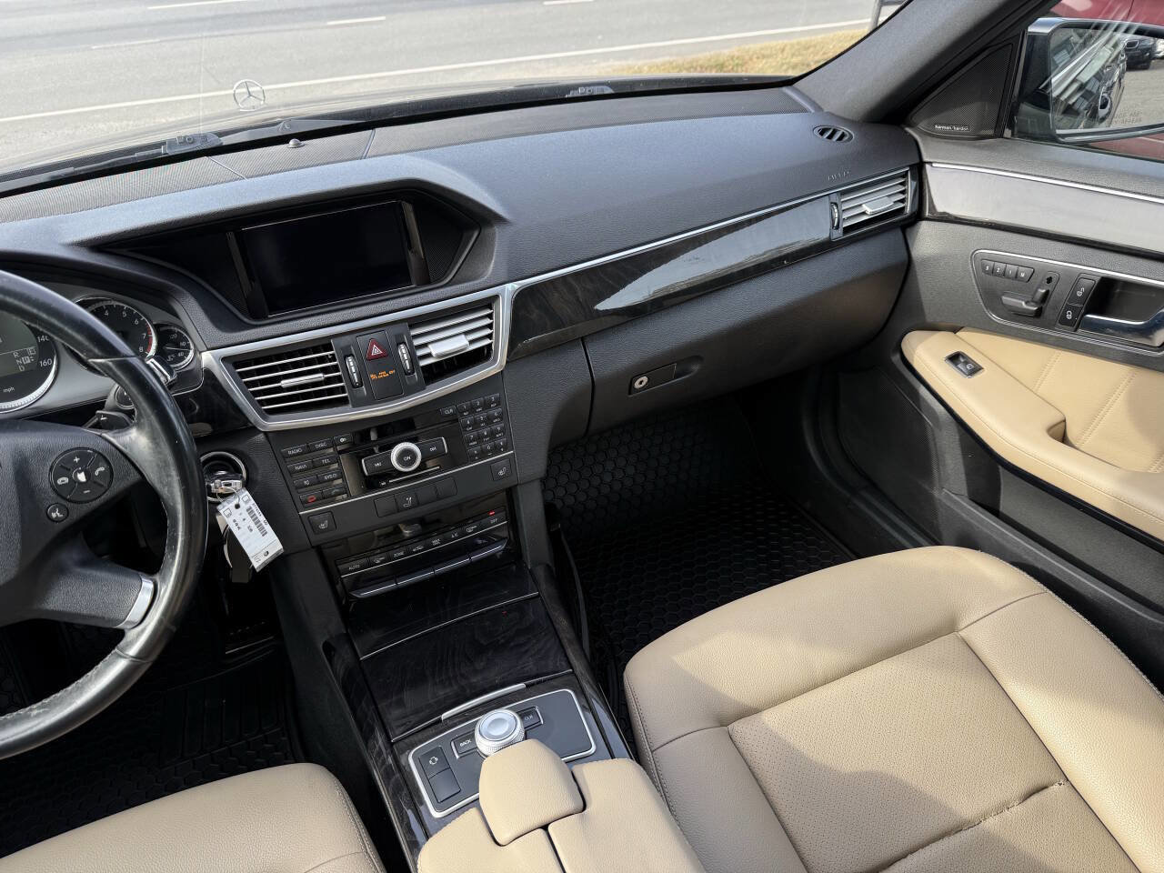 Used 2011 Mercedes-Benz E 350 4MATIC Wagon image 18