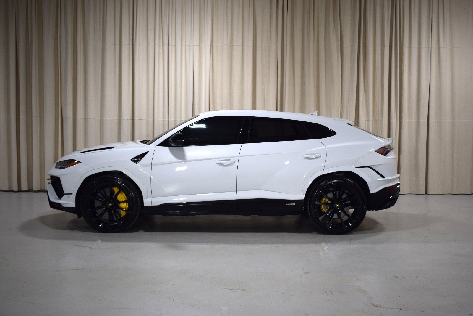 Used 2024 Lamborghini Urus S image 5