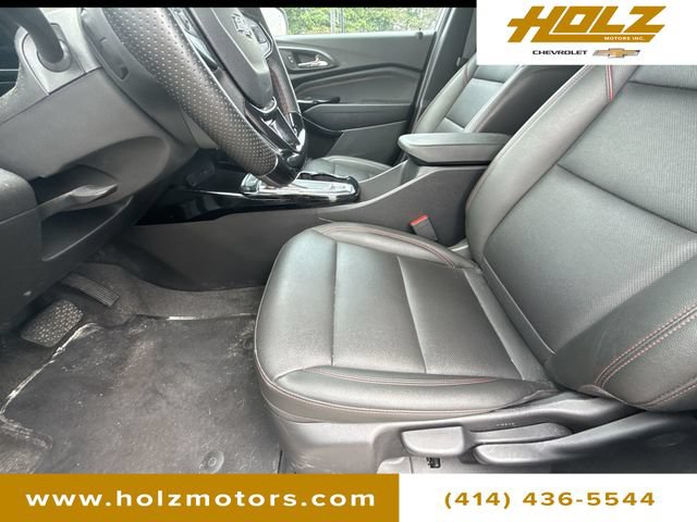 Certified 2025 Chevrolet Trax RS w/ Driver Confidence Package FWD image 33