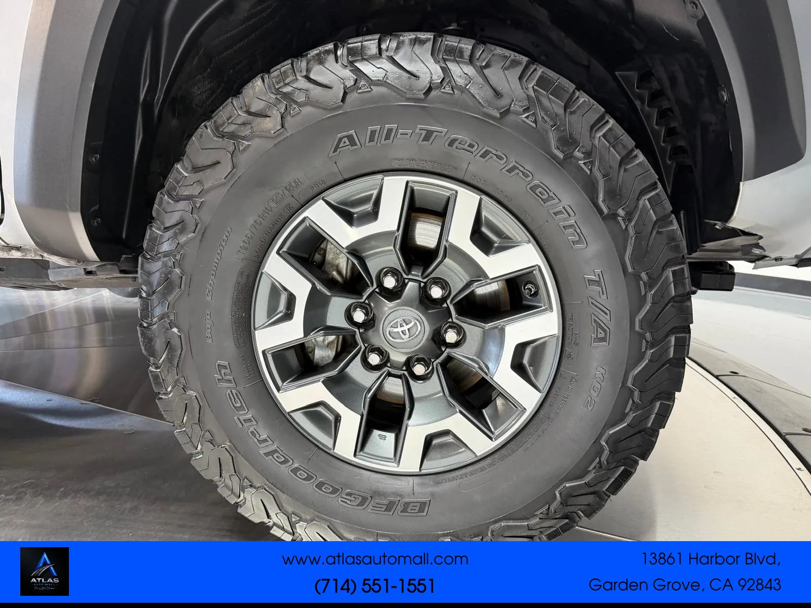 Used 2016 Toyota Tacoma TRD Off-Road w/ Premium & Technology Package RWD image 7