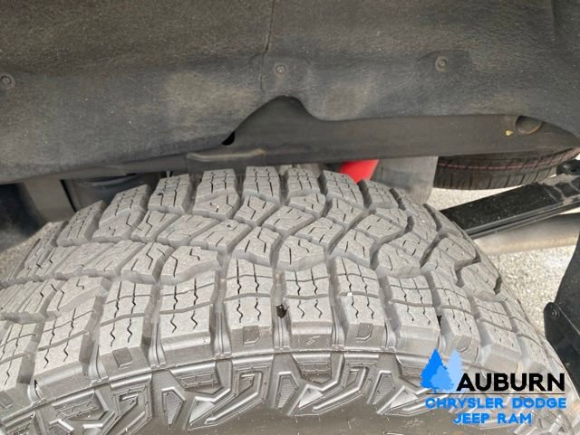 Used 2025 GMC Sierra 1500 AT4 AWD/4WD image 13