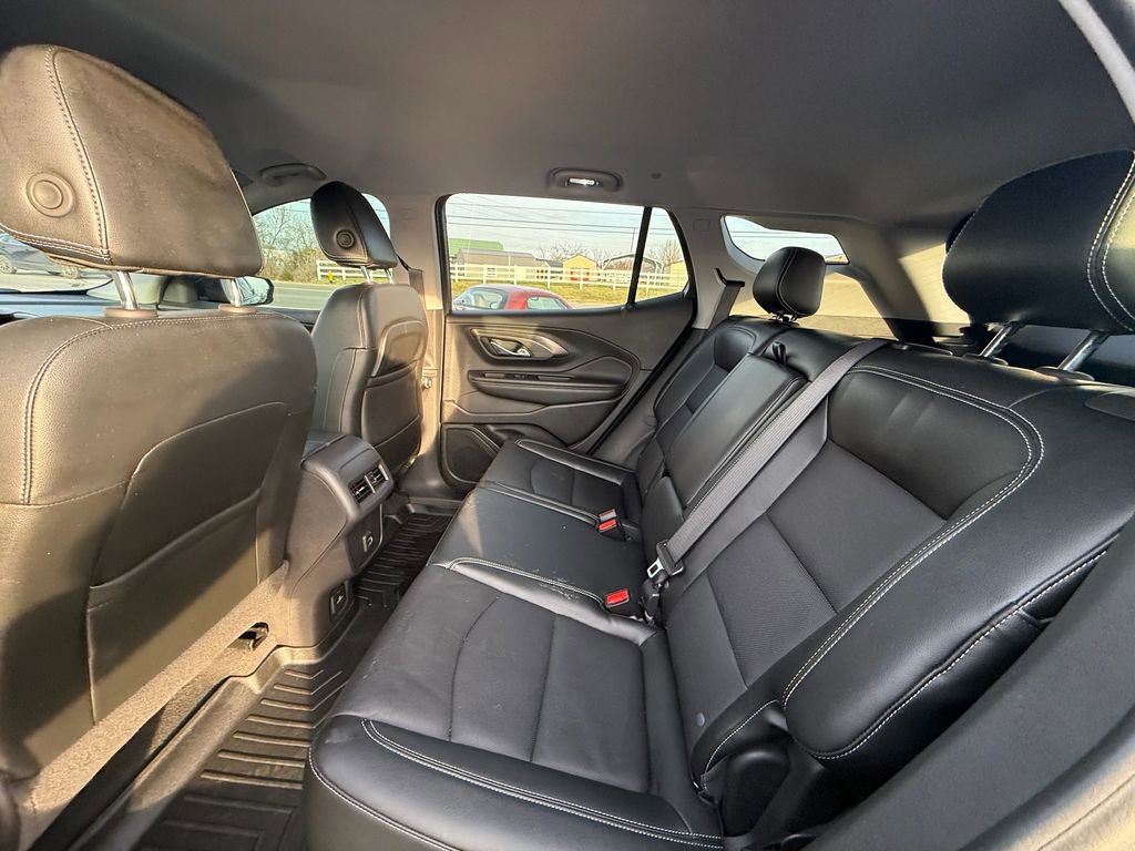 Used 2024 GMC Terrain SLT image 19