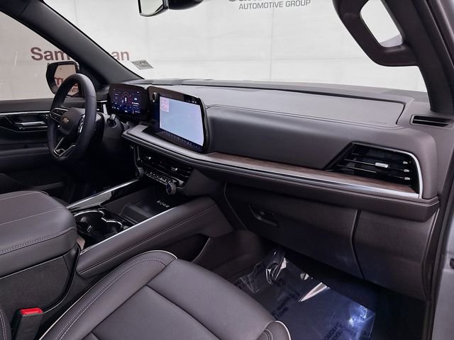 Used 2025 Chevrolet Suburban Premier w/ Sun And Tow Package image 33