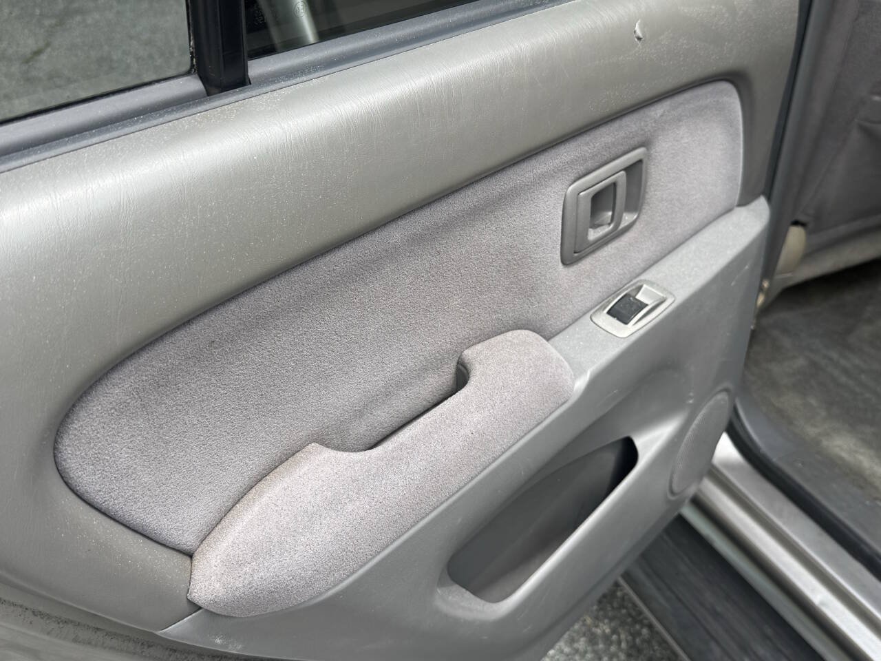 Used 2002 Toyota 4Runner SR5 AWD/4WD image 20