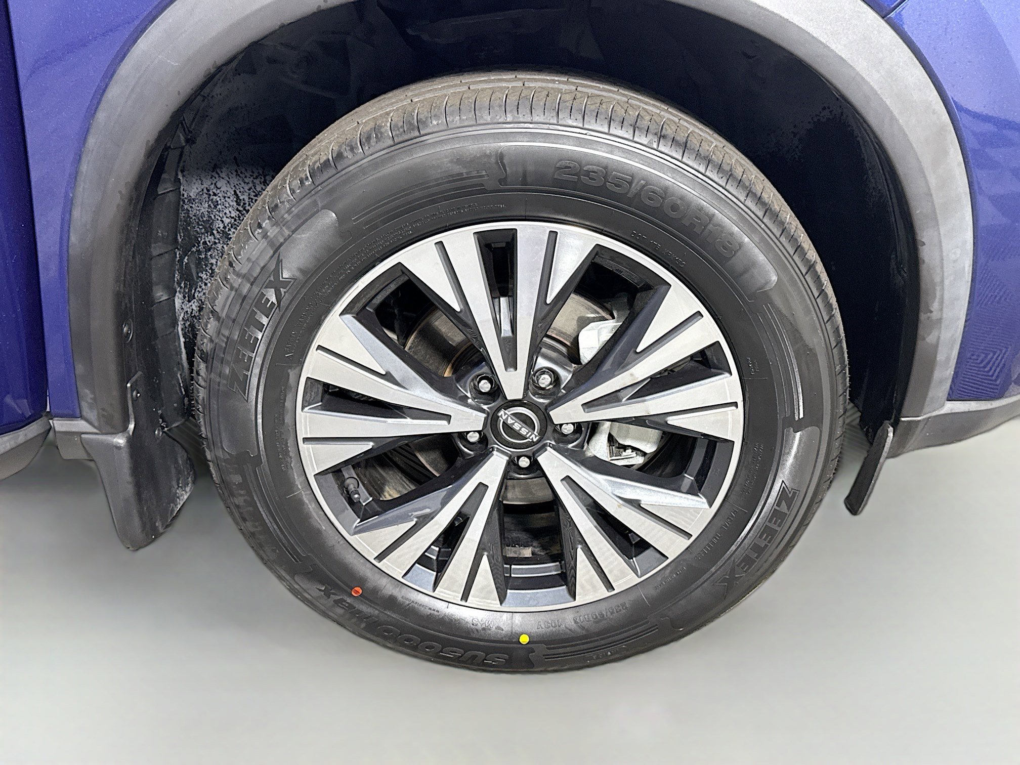 Used 2023 Nissan Rogue SV image 32