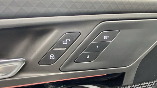 Used 2025 BMW X2 xDrive28i image 15