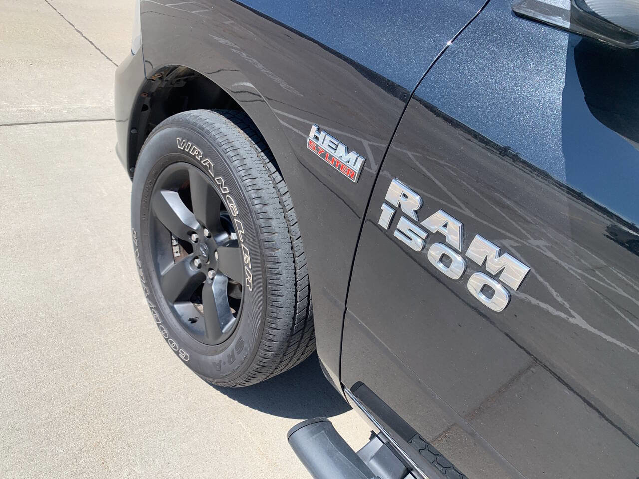 Used 2017 RAM 1500 Sport image 12