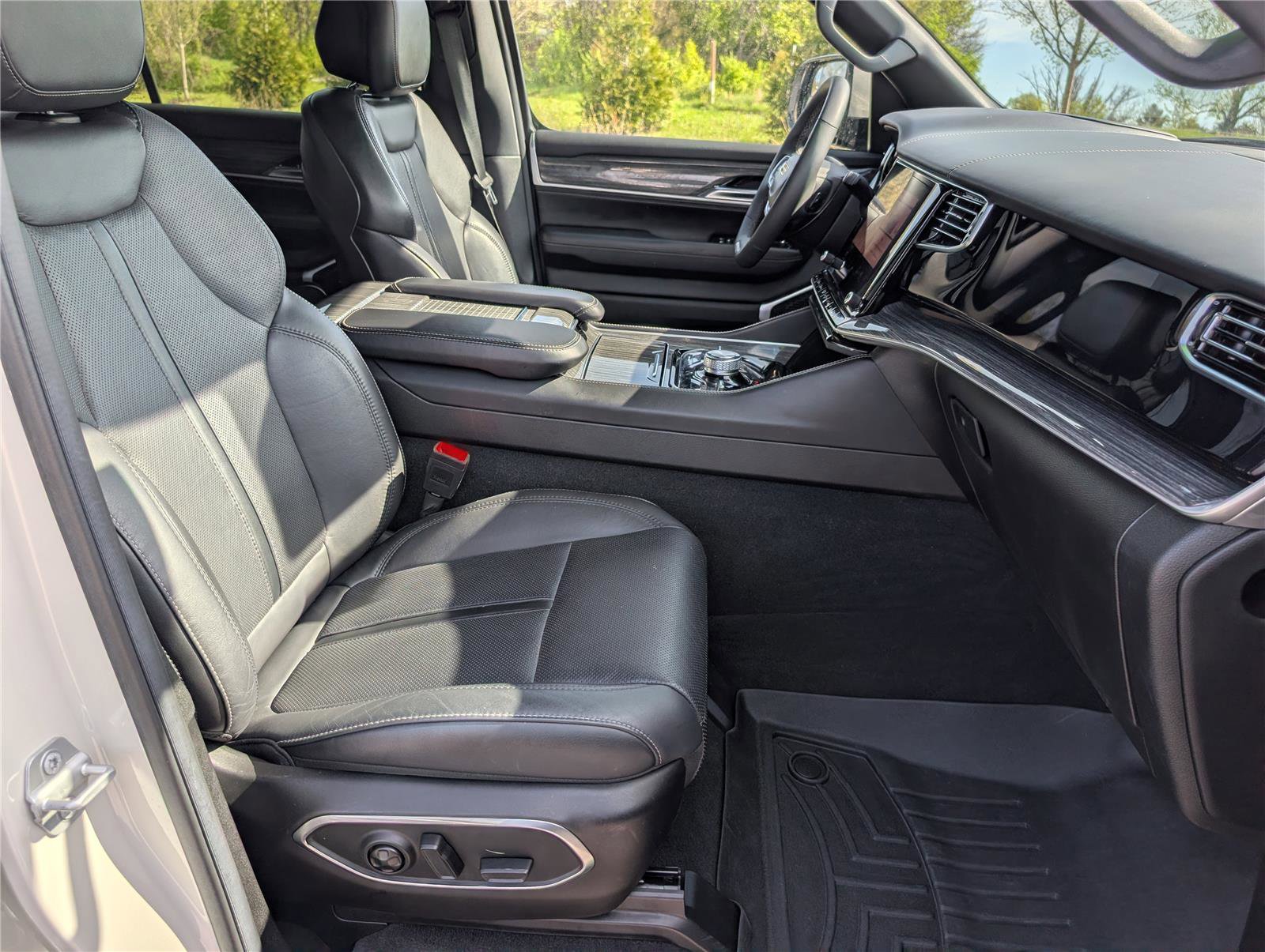 Used 2022 Jeep Wagoneer Series III image 11