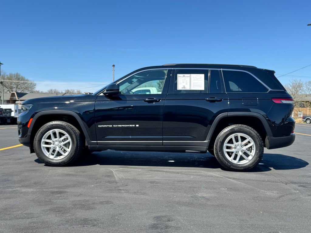 Used 2024 Jeep Grand Cherokee Laredo X image 4