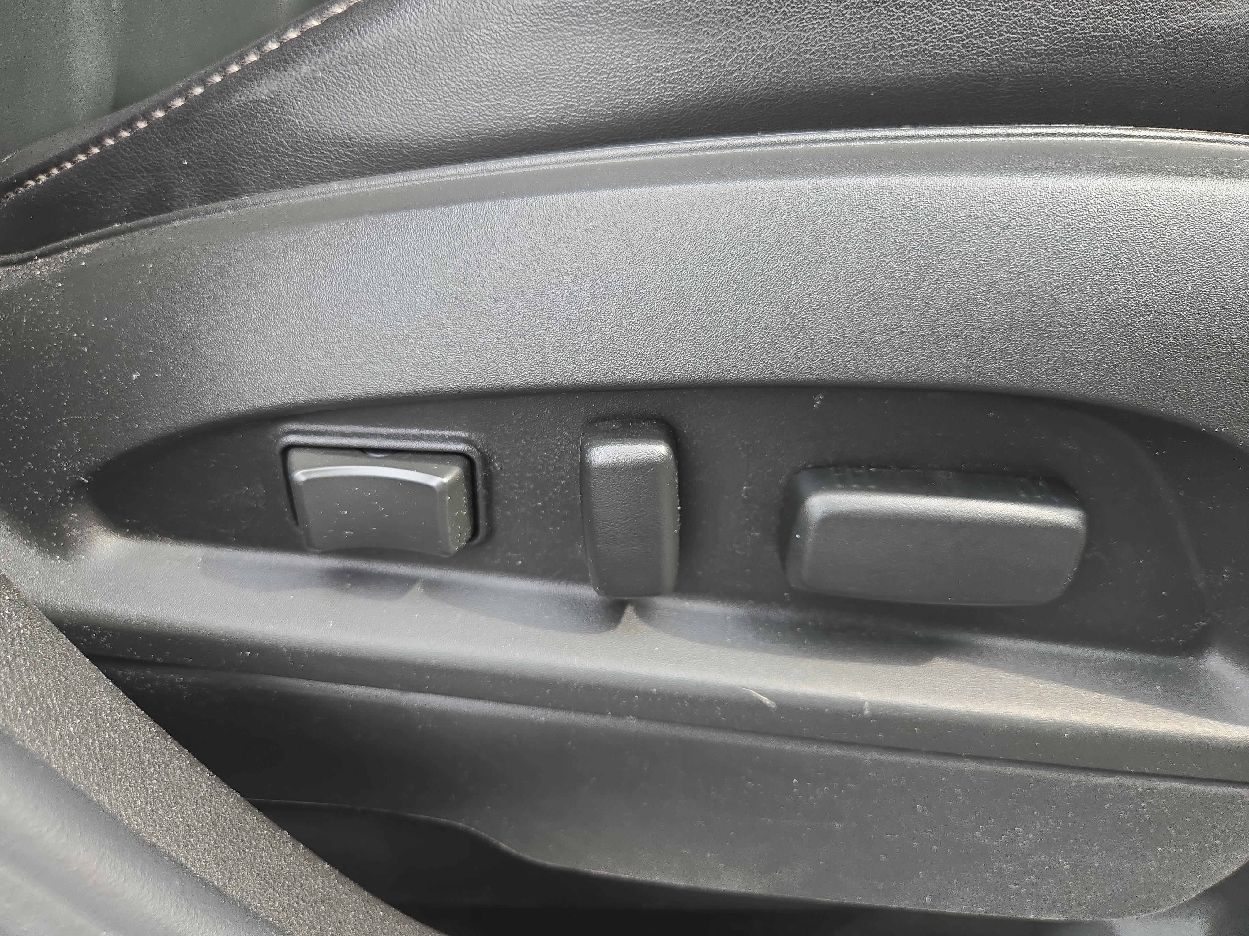 Used 2015 Chevrolet Equinox LTZ image 24