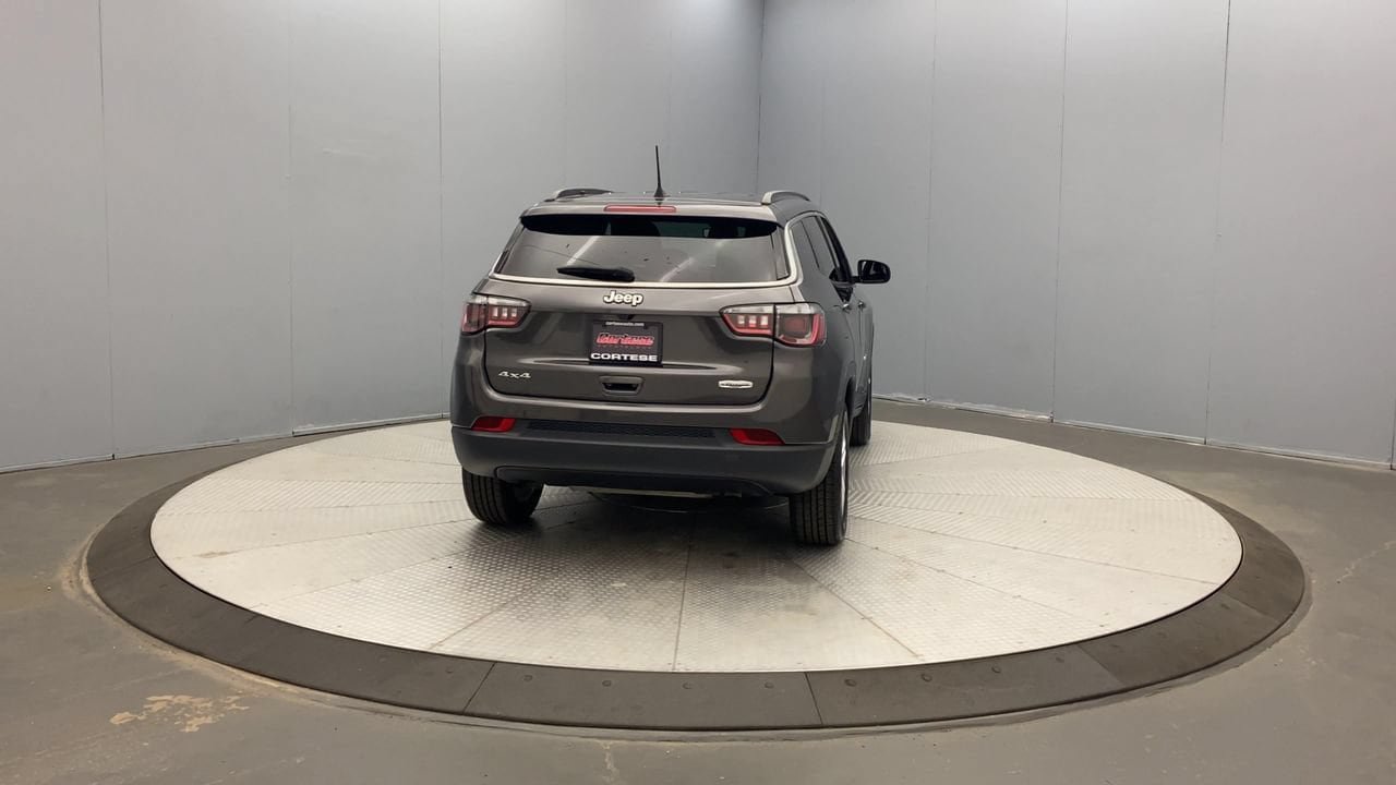 Used 2023 Jeep Compass Latitude w/ Convenience Group AWD/4WD image 4