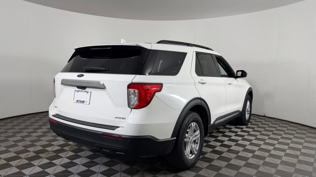 Used 2023 Ford Explorer XLT AWD/4WD image 8