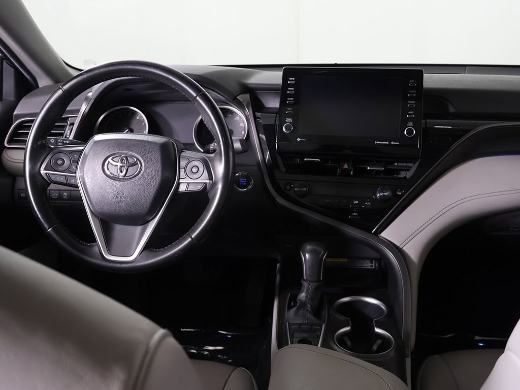 Used 2021 Toyota Camry XLE FWD image 31