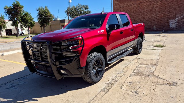 Used 2021 Chevrolet Silverado 1500 LT Trail Boss w/ Convenience Package II AWD/4WD image 3