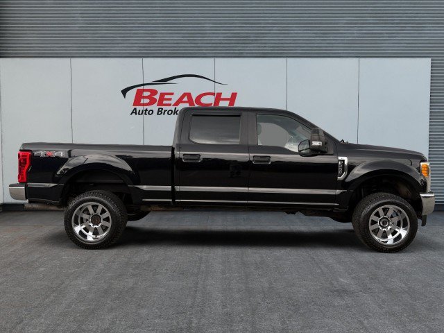 Used 2017 Ford F250 XL w/ Power Equipment Group AWD/4WD image 9