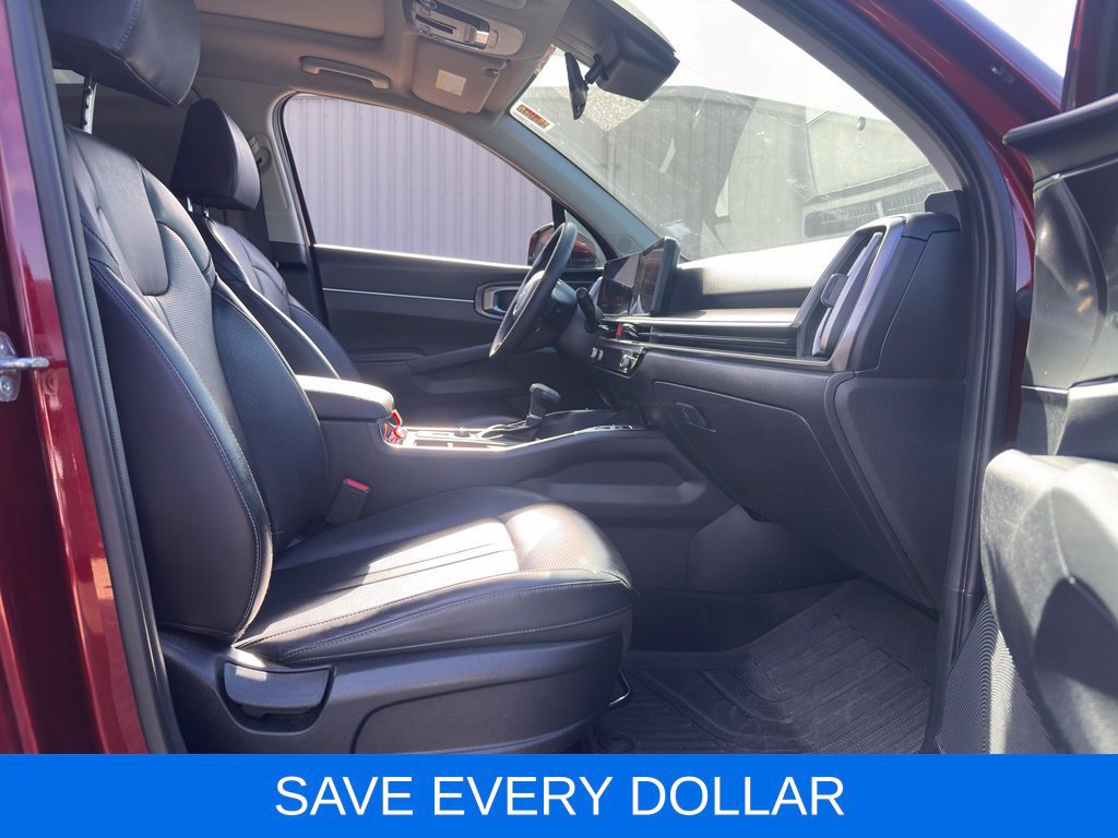 Used 2025 Kia Sorento S w/ Panoramic Sunroof Package FWD image 14