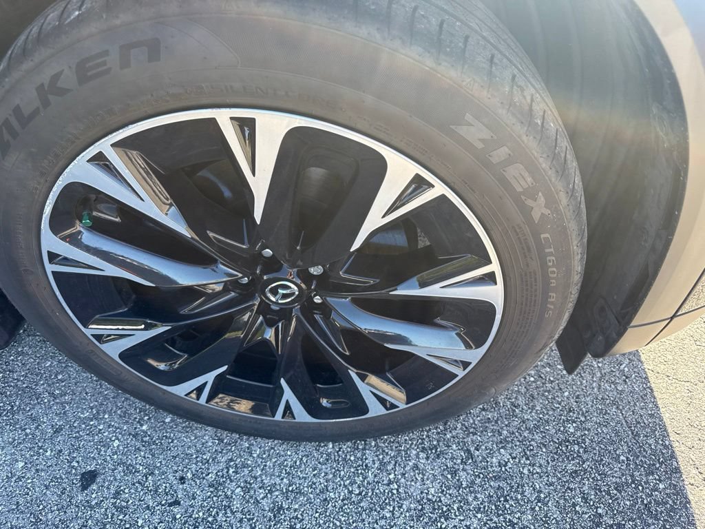 Used 2024 MAZDA CX-90 Plug-In Hybrid w/ Premium Plus AWD/4WD image 4