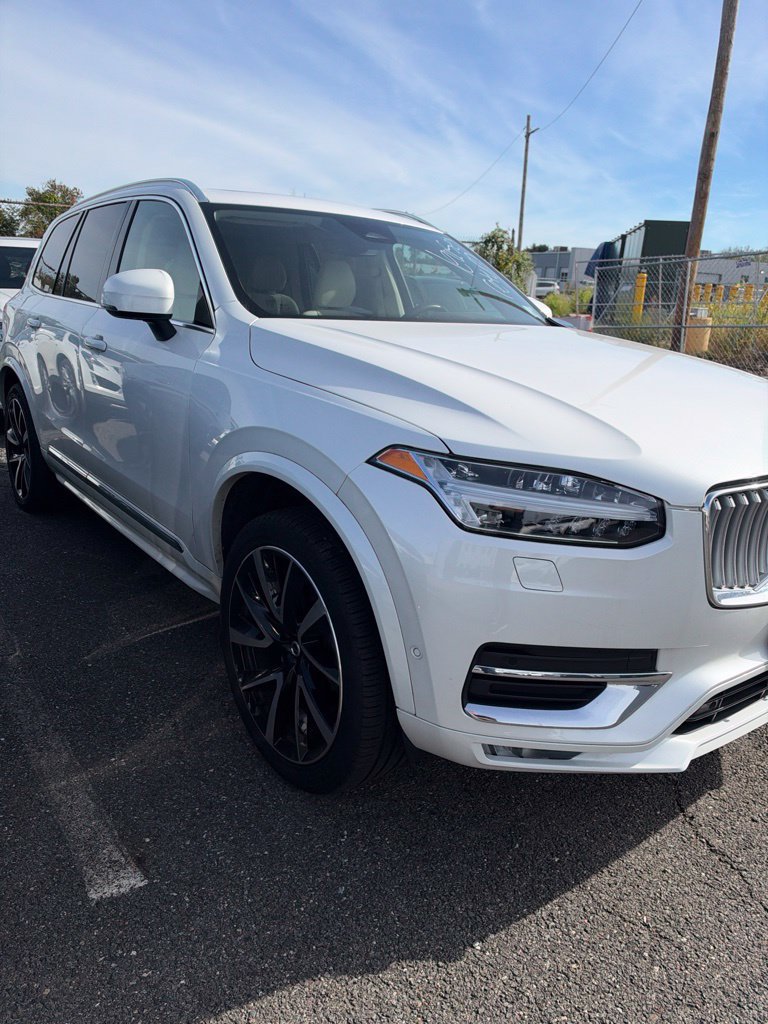 Used 2024 Volvo XC90 B6 Plus w/ Protection Package Premier AWD/4WD image 3